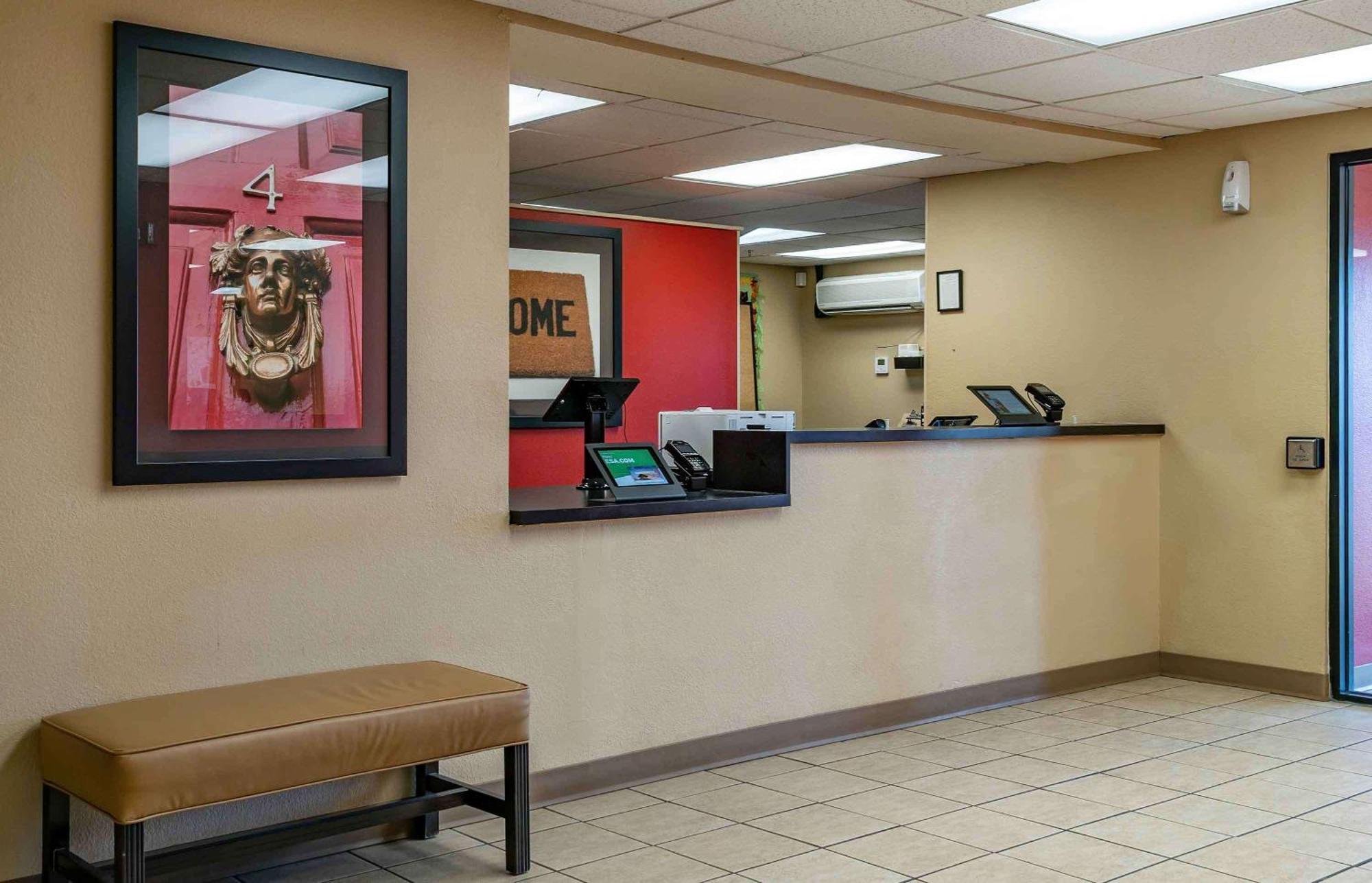 Extended America - Detroit - - Briarwood Mall Hotel 2*